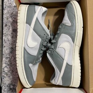Nike Men's Sneakers in Gray and Cream